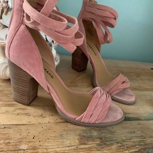 Lucky Brand Lakisha Heeled Sandals Size 8.5 Dusty Rose Suede Heels